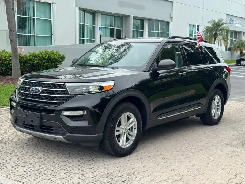 2020 Ford Explorer XLT 4WD photo 1