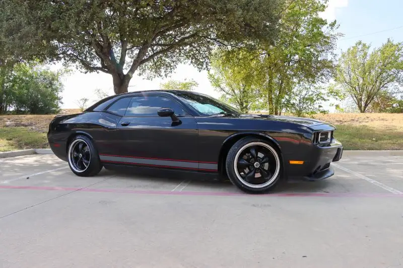 2013 Dodge Challenger SXT photo 1