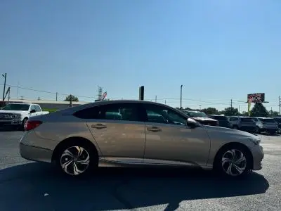 2018 Honda Accord 1.5T EX-L CVT photo 5
