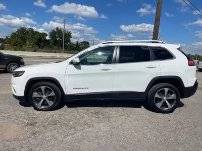 2019 Jeep Cherokee Limited photo 2