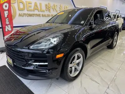2021 Porsche Macan Base photo 3