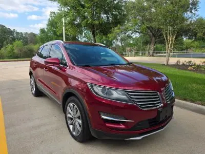 2017 Lincoln MKC Select AWD photo 2