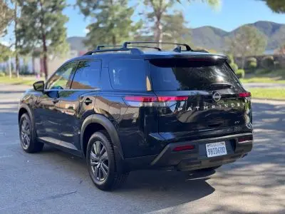 2022 Nissan Pathfinder SV 2WD photo 5
