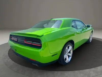 2017 Dodge Challenger SXT photo 5