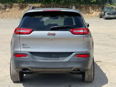 2016 Jeep Cherokee 75th Anniversary 4X4 photo 5