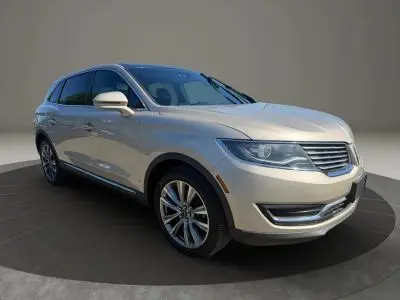 2017 Lincoln MKX Reserve AWD photo 3