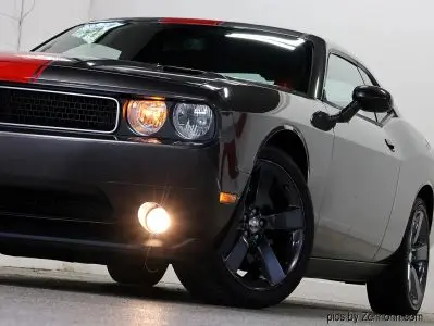 2013 Dodge Challenger SXT photo 4