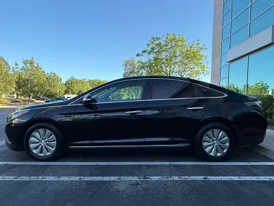 2016 Hyundai Sonata Base photo 2