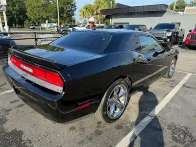 2013 Dodge Challenger R/T photo 3