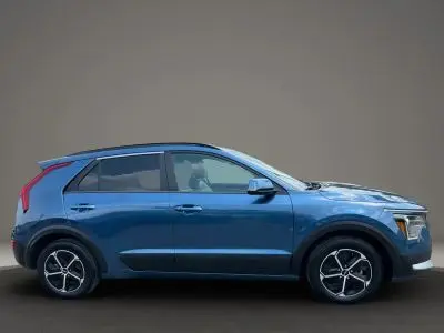 2025 Kia Niro Hybrid EX photo 4