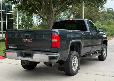 2017 GMC Sierra SLE 2WD Regular Cab Long Box photo 5
