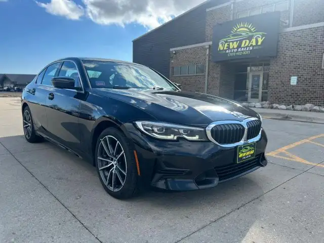 2019 BMW 3 Series 330i xDrive Sedan's photo