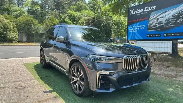 2021 BMW X7 M50i's photo