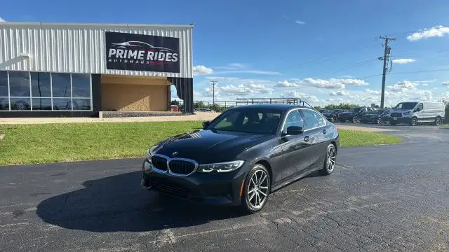 2021 BMW 3 Series 330i xDrive Sedan's photo