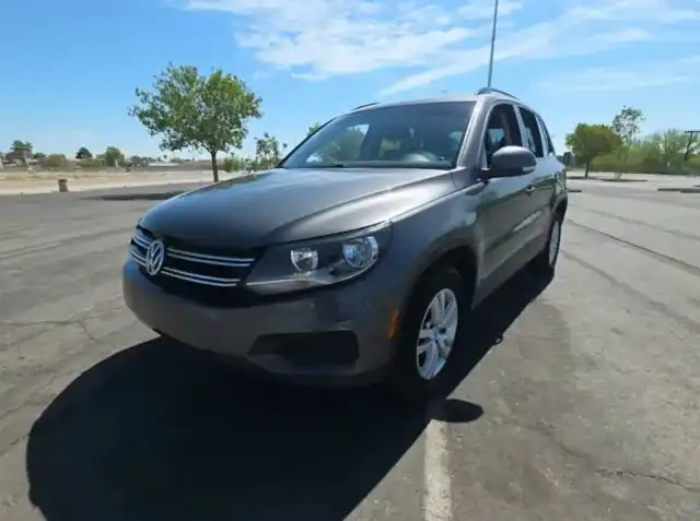 2017 Volkswagen Tiguan 2.0T S's photo