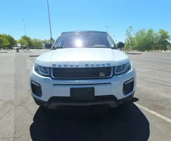 2017 Land Rover Range Rover Evoque SE's photo