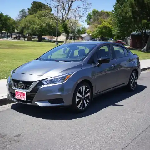 2022 Nissan Versa 1.6 SR CVT's photo