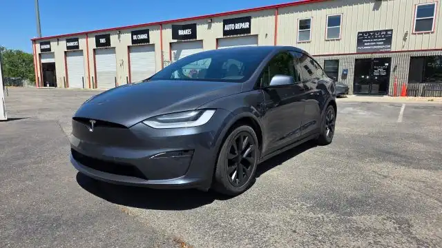 2022 Tesla Model X Plaid's photo