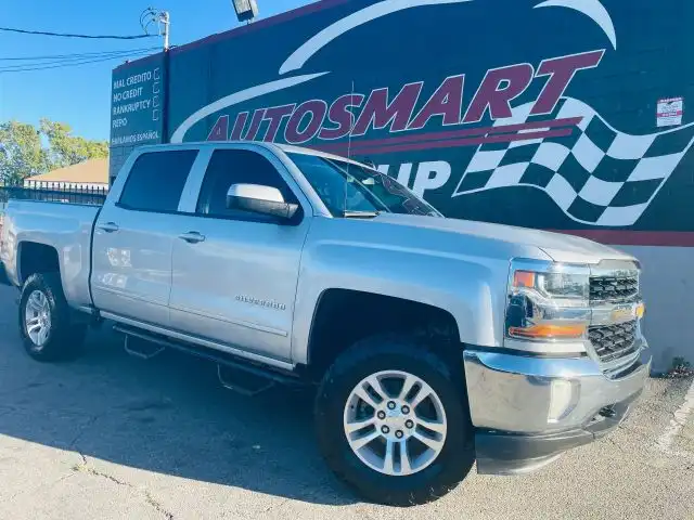 2017 Chevrolet Silverado 1500 LT 4X4 Crew Cab Short Box's photo