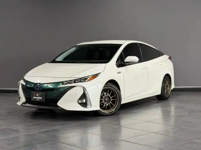 2017 Toyota Prius Prime Advanced's photo