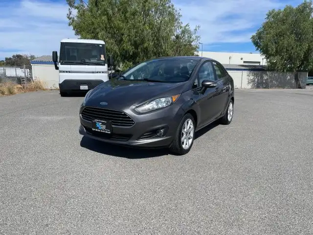 2016 Ford Fiesta SE Sedan's photo