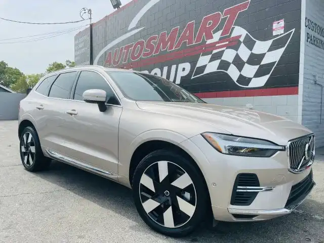 2023 Volvo XC60 T8 Ultimate Bright Theme AWD's photo