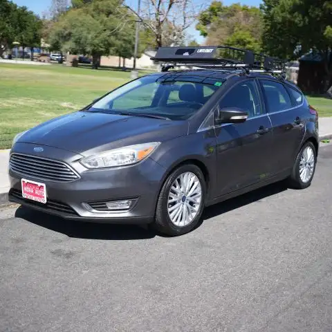 2015 Ford Focus Titanium Hatchback 5-Door's photo