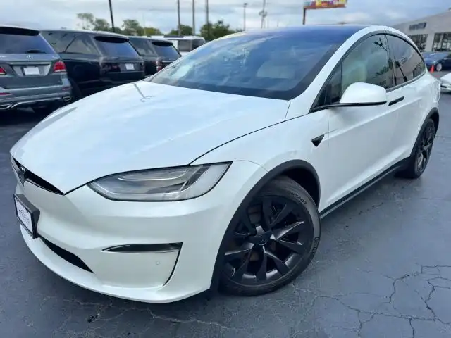 2022 Tesla Model X Long Range's photo