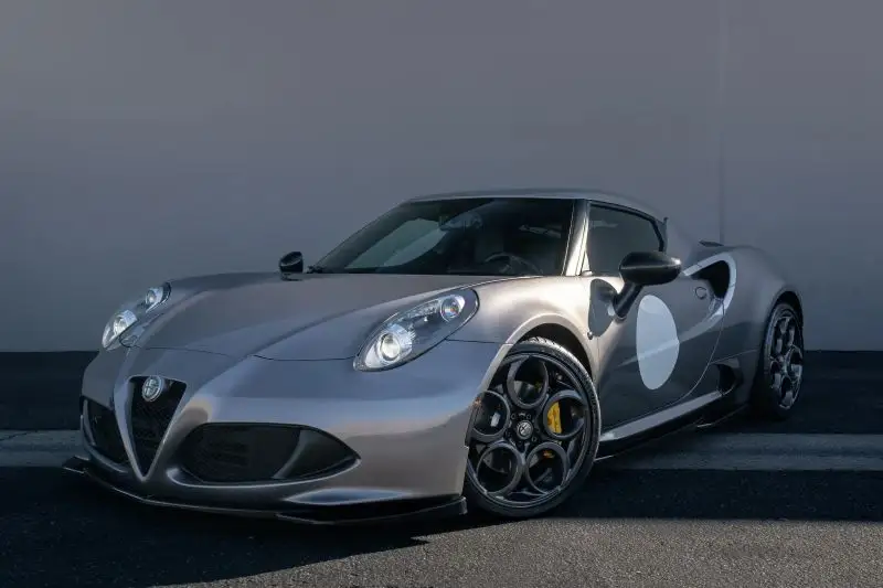 2015 Alfa Romeo 4C Base photo 1