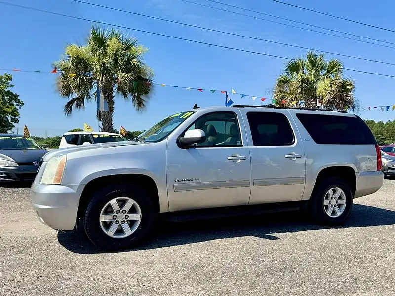 2011 GMC Yukon 2WD 1/2 Ton SLT (4SA)'s photo