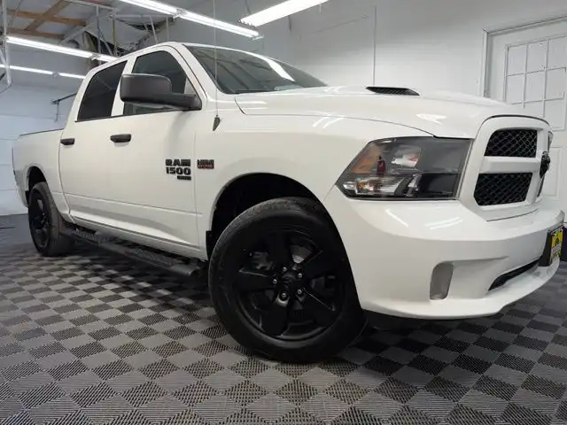 2019 RAM 1500 Classic Express Crew Cab 4WD 5'7's photo
