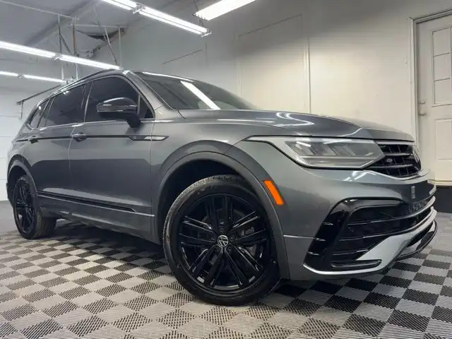 2022 Volkswagen Tiguan 2.0T SE R-Line Black's photo