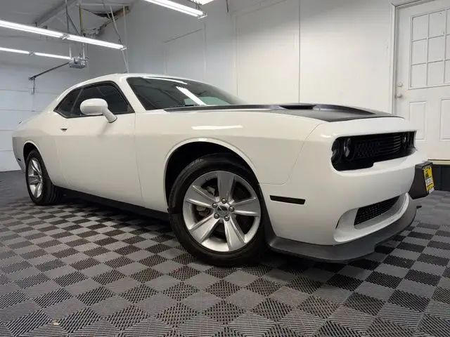 2023 Dodge Challenger SXT Auto photo 1