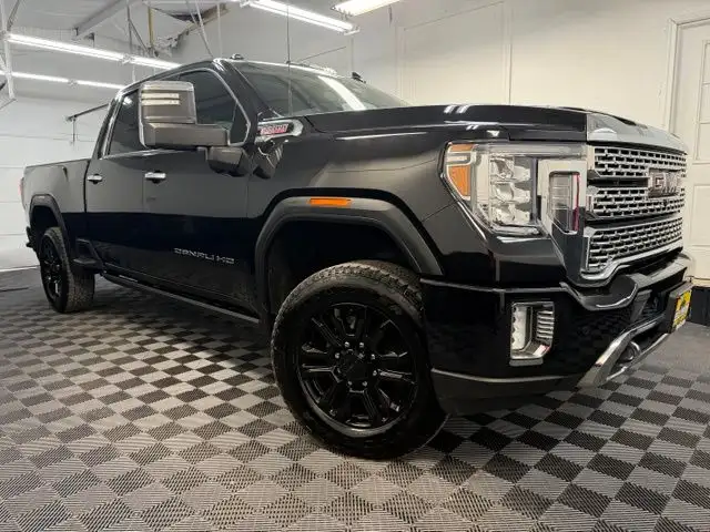 2022 GMC Sierra Denali 4WD Crew Cab Standard Box's photo