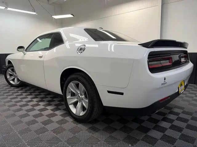 2023 Dodge Challenger SXT Auto photo 4