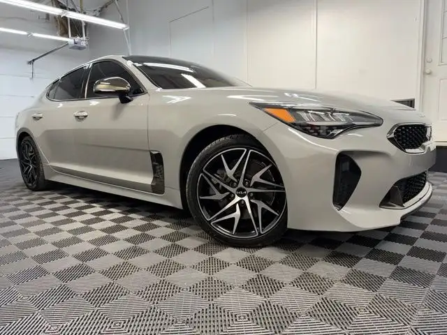 2023 Kia Stinger GT-Line's photo