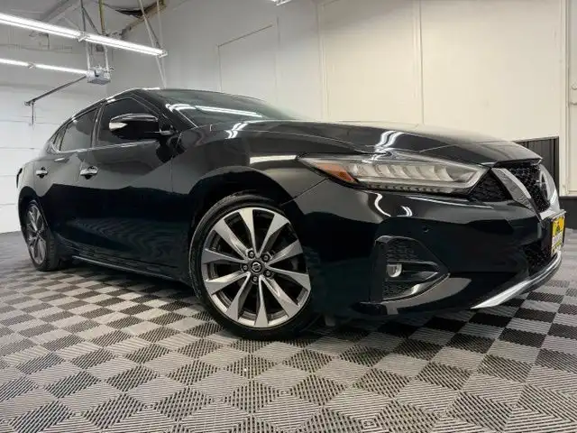 2022 Nissan Maxima Platinum's photo