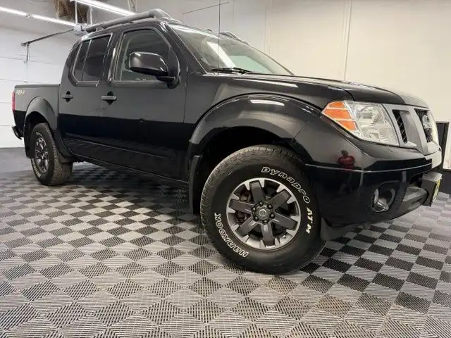 2019 Nissan Frontier 4.0 PRO-4X Crew Cab 4WD Auto's photo