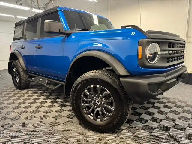 2022 Ford Bronco Base 4x4's photo