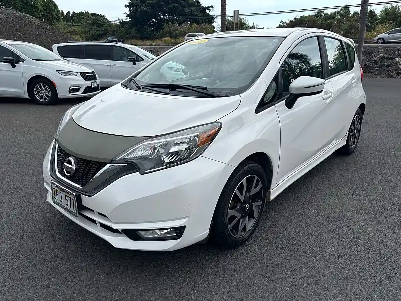 2017 Nissan Versa Note 1.6 SR CVT's photo
