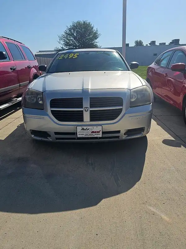 2005 Dodge Magnum SE's photo