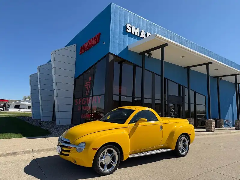 2004 Chevrolet SSR LS's photo