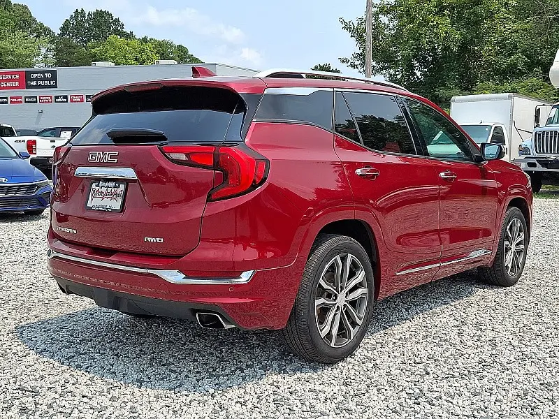 2020 GMC Terrain Denali AWD photo 4
