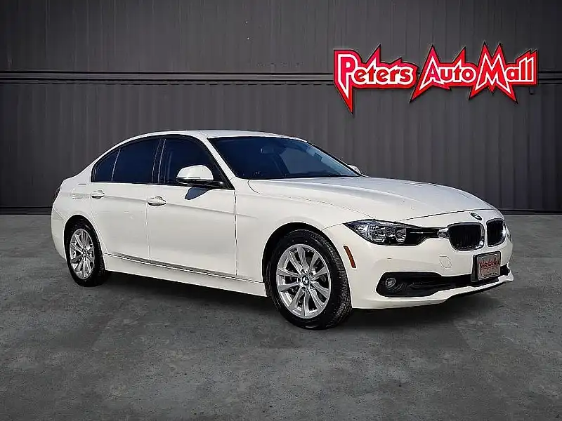 2016 BMW 3 Series 320i Sedan's photo