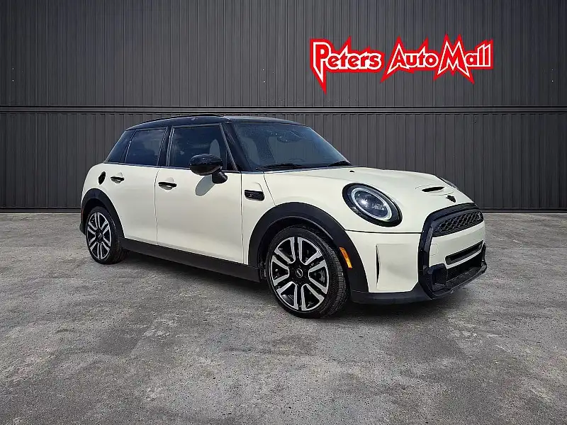 2022 MINI Hardtop Cooper S's photo