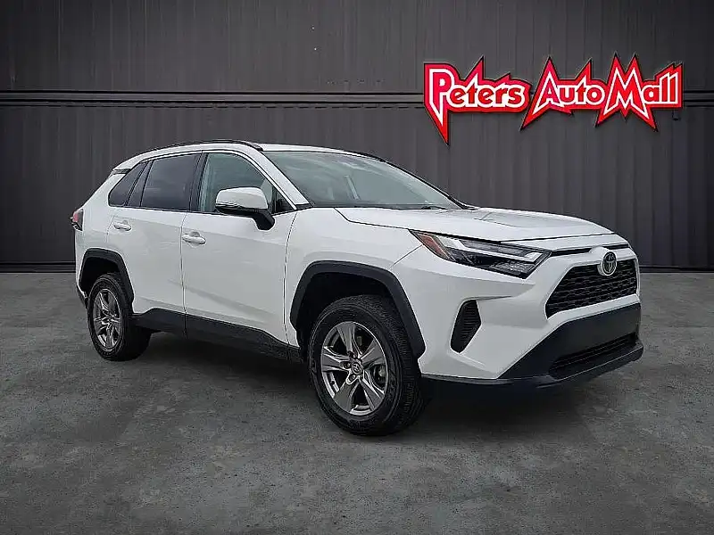 2024 Toyota RAV4 XLE AWD's photo