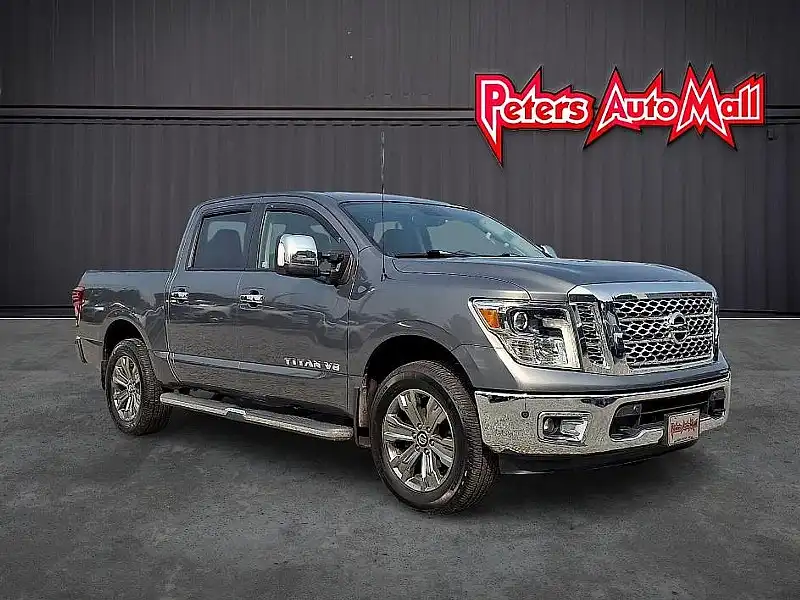 2018 Nissan Titan SL 4X4 Crew Cab's photo