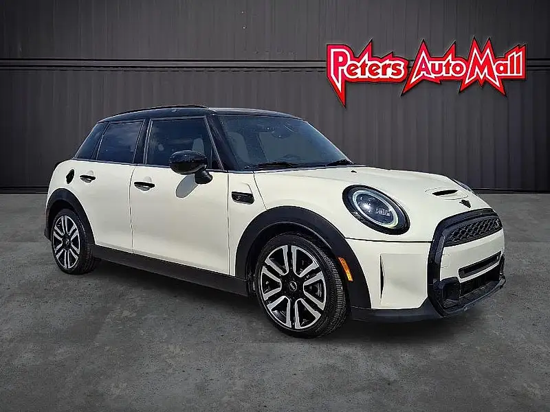 2022 MINI Hardtop Cooper S's photo
