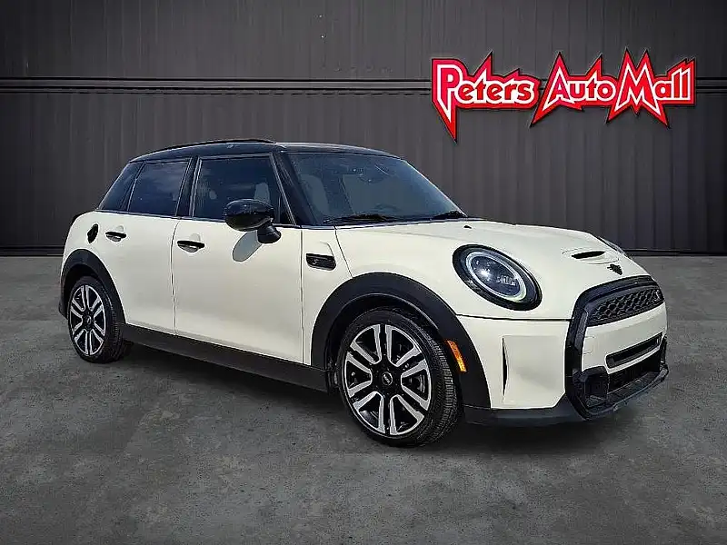 2022 MINI Hardtop Cooper S's photo