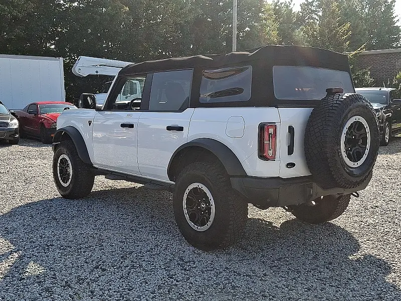 2023 Ford Bronco Badlands 4WD photo 3